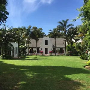 https://the-white-manor.hotels-capetown.com